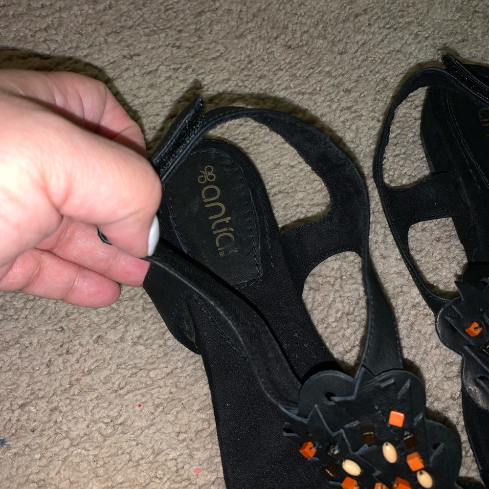 Sandals - Picture 2 of 4